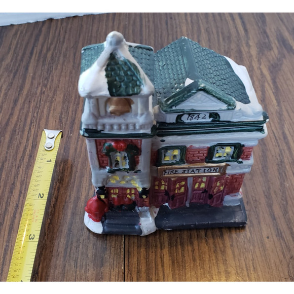 Hand Painted Porcelain Ceramic Christmas Town Small Red Fire Station - Picture 6 of 7